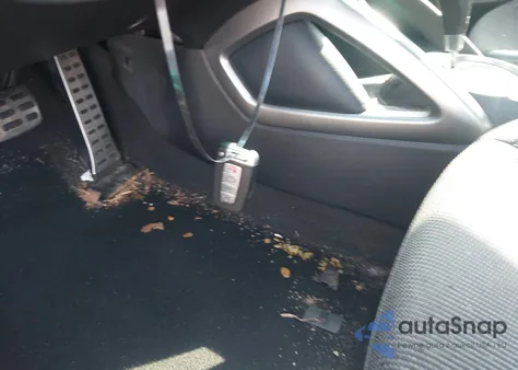 2016 Hyundai Veloster из США, поврежденный, VIN KMHTC6AD8GU301395